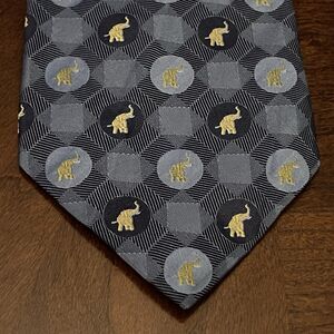 Vintage Jim Thompson Blue Silk Mens Neck Tie Made In Thailand elephant Print